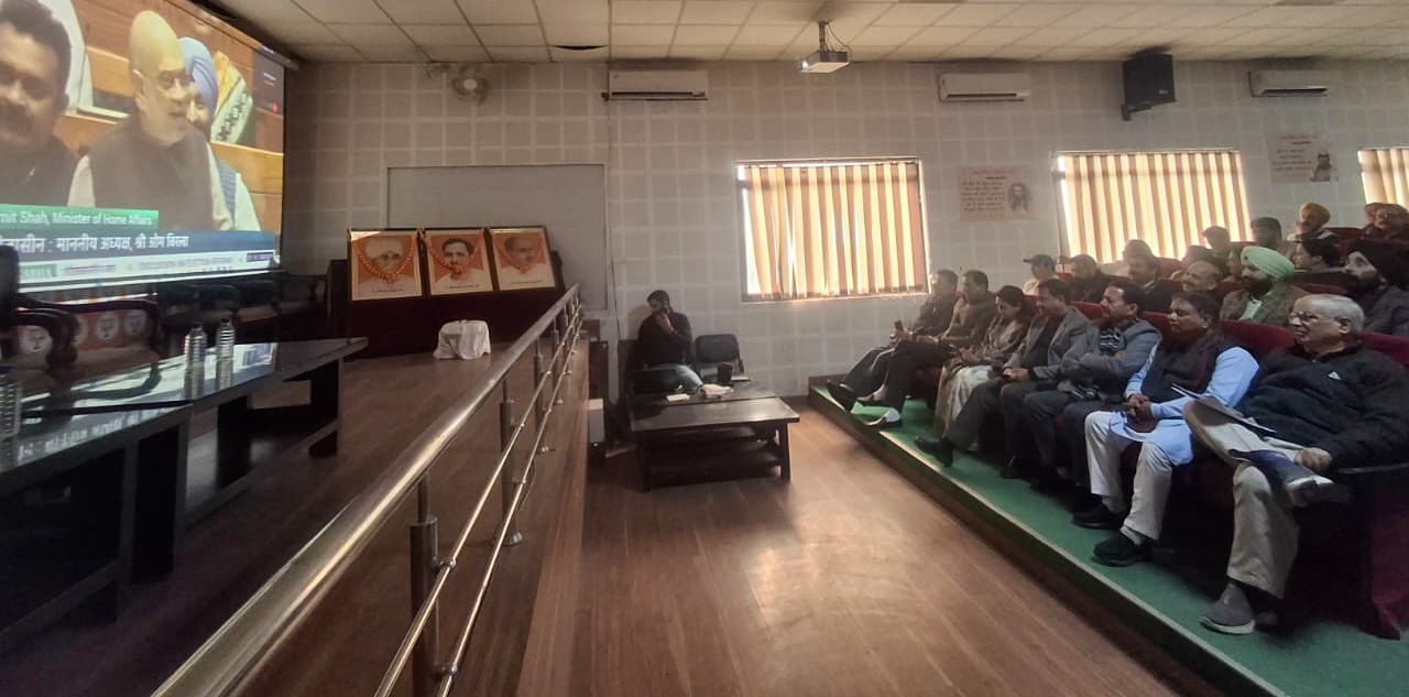 भाजपा ने जम्मू में चुनाव सुधार और एसआईआर पर की बैठक भाजपा ने जम्मू में चुनाव सुधार और एसआईआर पर की बैठक