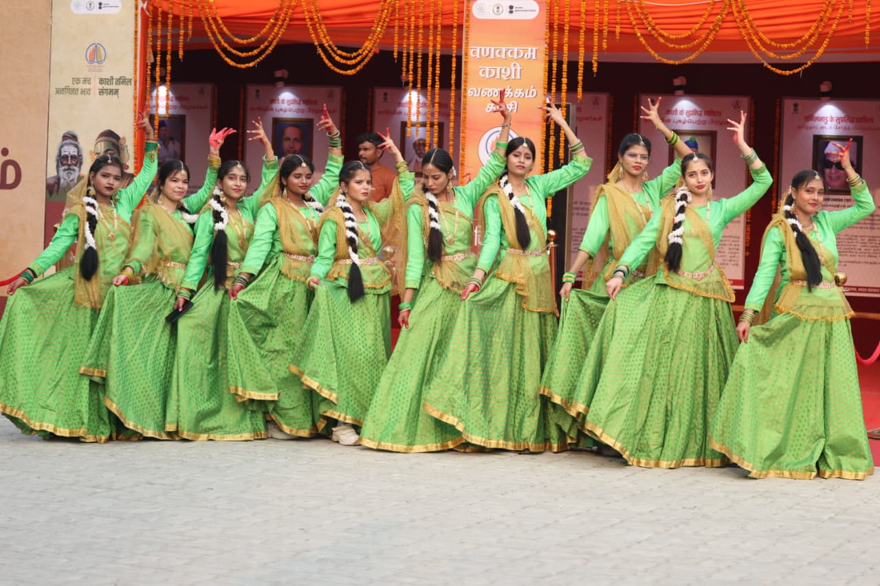 काशी तमिल संगमम में कजरी नृत्य