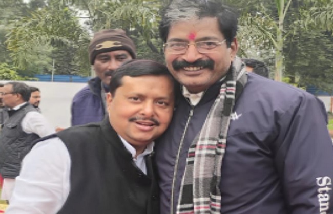नितिन नबीन को भाजपा के राष्ट्रीय कार्यकारी अध्यक्ष नियुक्त होने पर बधाई देते दीपक अभिषेक नितिन नबीन को भाजपा के राष्ट्रीय कार्यकारी अध्यक्ष नियुक्त होने पर बधाई देते दीपक अभिषेक