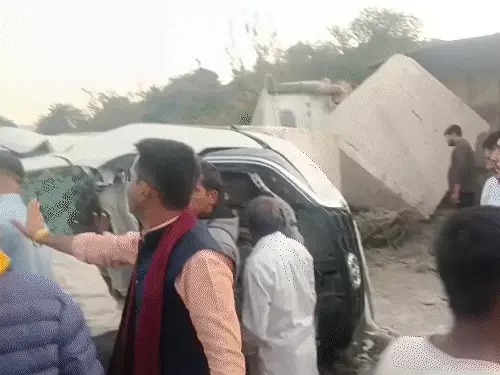 उदयपुर–पिंडवाड़ा नेशनल हाईवे पर 6 वाहनों की आपस में टक्कर, 4 की मौत
