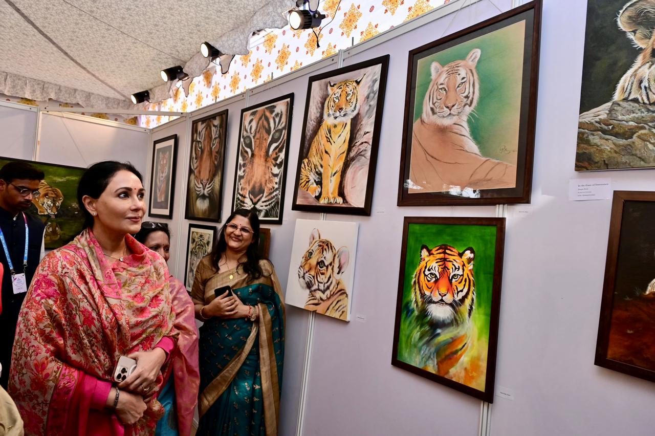 टाइगर फेस्टिवल:उपमुख्यमंत्री दीया कुमारी ने फोटो प्रदर्शनी का किया अवलोकन टाइगर फेस्टिवल:उपमुख्यमंत्री दीया कुमारी ने फोटो प्रदर्शनी का किया अवलोकन