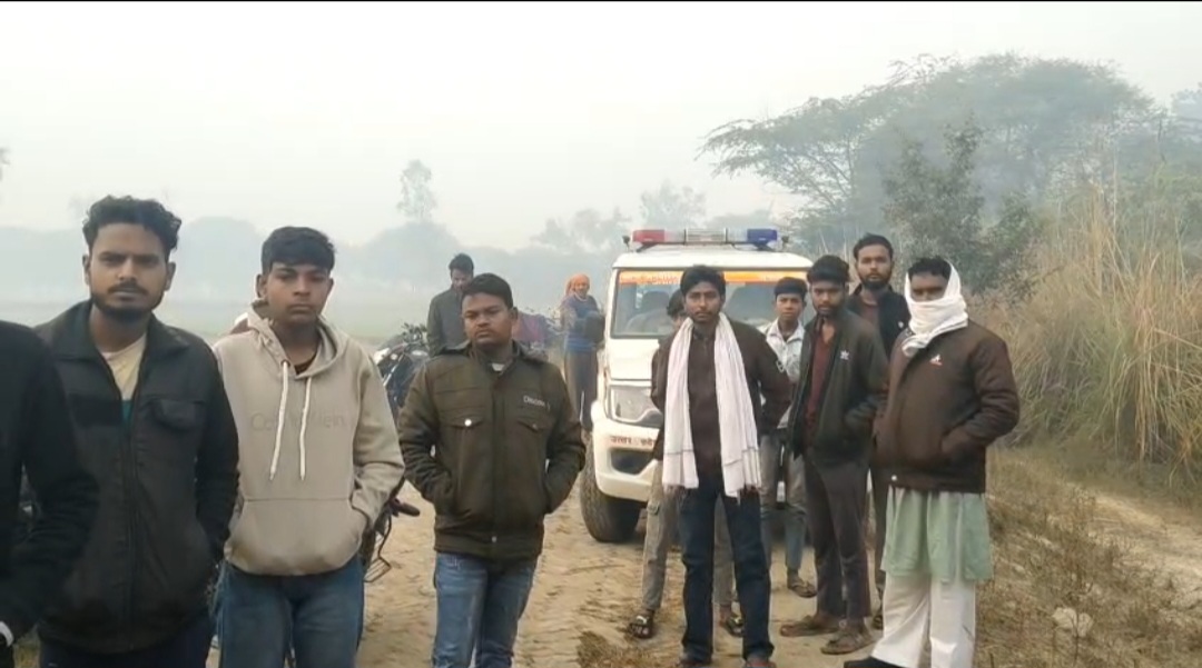 मौके पर पहुंची पुलिस मौके पर पहुंची पुलिस