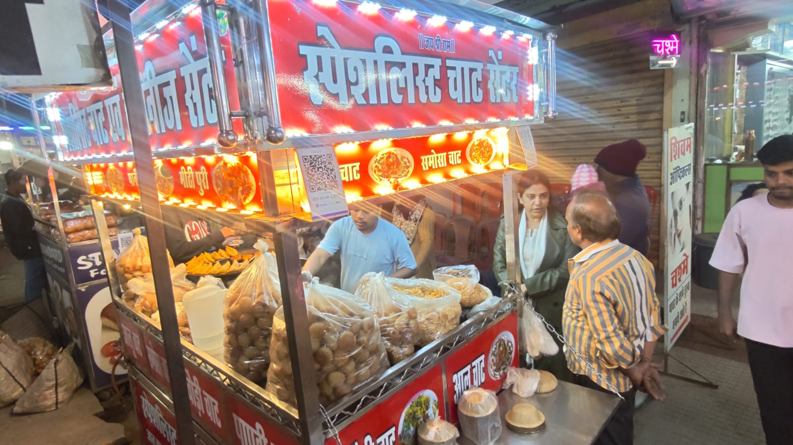 खाद्य सुरक्षा अधिकारियों ने किया बेकरी निर्माण केंद्रों और ठेलों, फास्ट फूड स्टॉल का निरीक्षण.