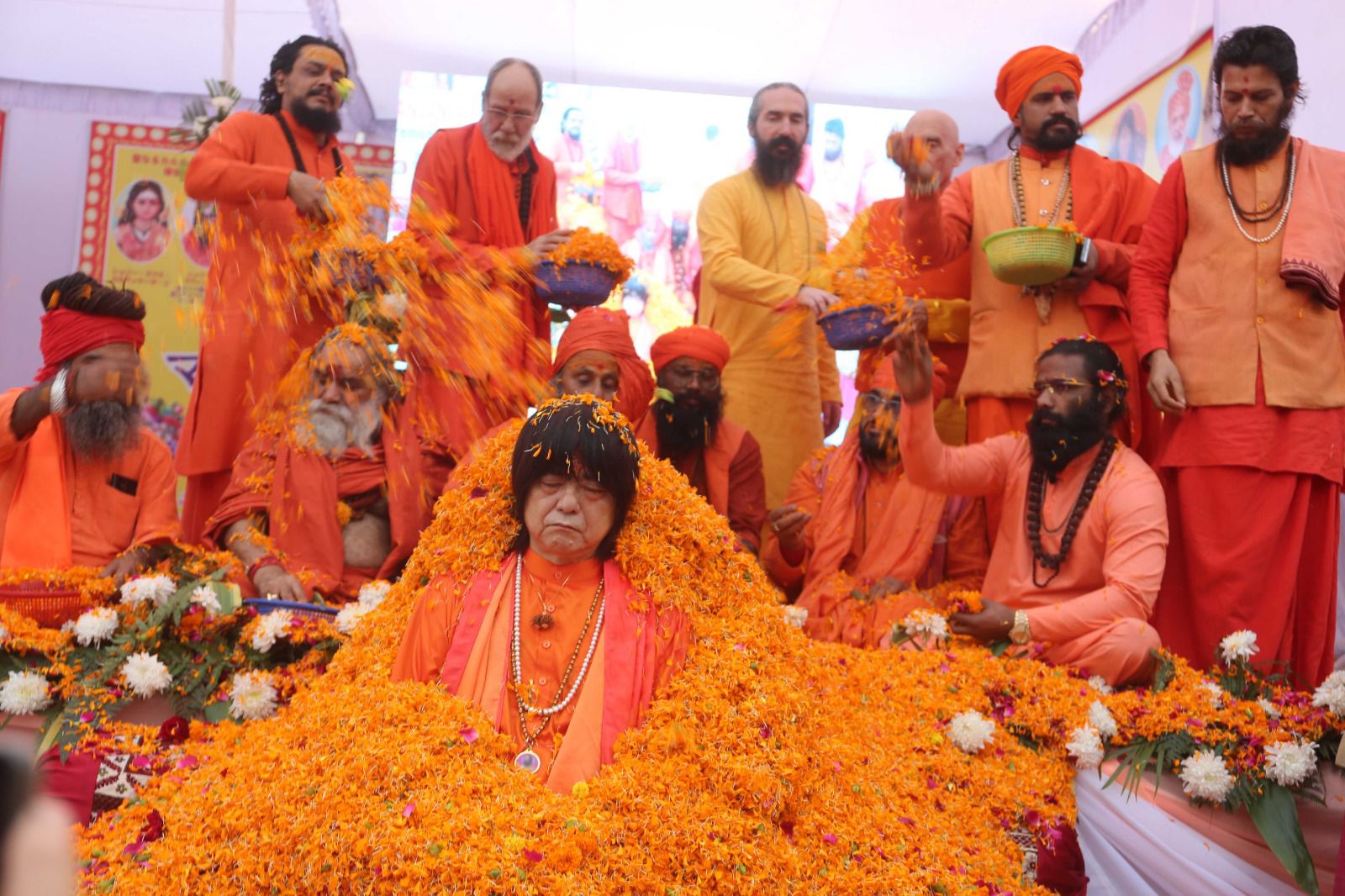 स्वामी आदित्य गिरी का पत्ताभिषेक