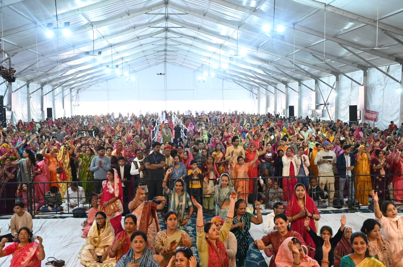 सात दिवसीय श्रीमद् भागवत कथा का शुभारंभ