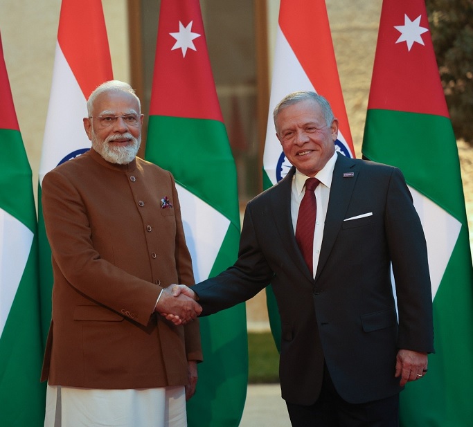 किंग अब्दुल्ला द्वितीय और प्रधानमंत्री नरेन्द्र मोदी की मुलाकात किंग अब्दुल्ला द्वितीय और प्रधानमंत्री नरेन्द्र मोदी की मुलाकात