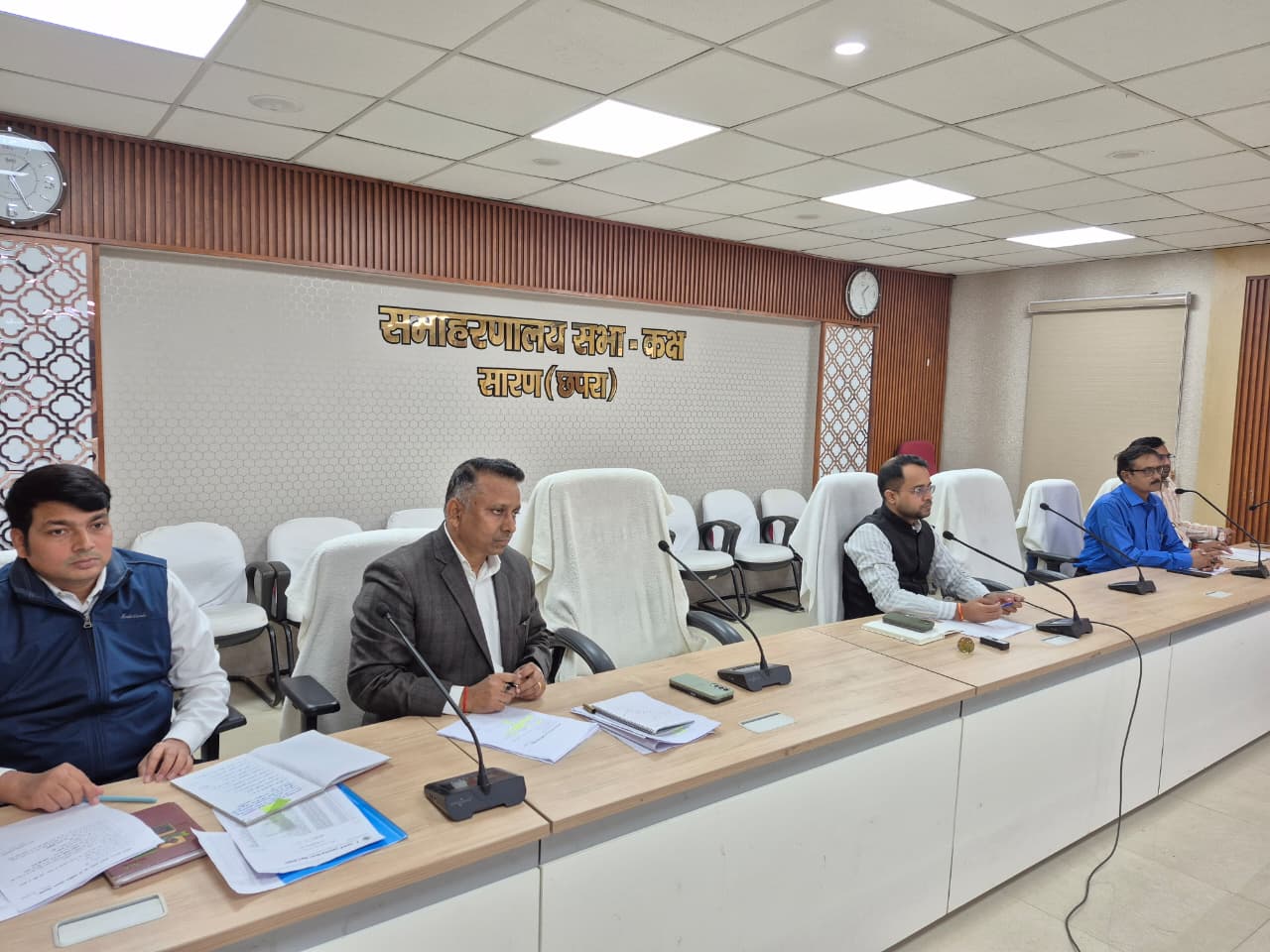 बैठक बैठक