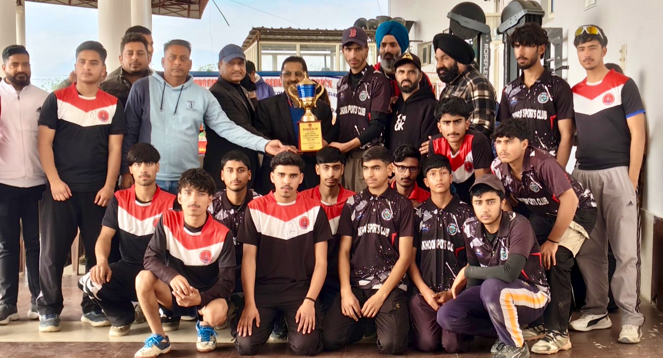 यूटी स्तरीय अंडर-19 बॉयज़ सॉफ्टबॉल टूर्नामेंट का समापन फाइनल में जम्मू ने श्रीनगर को 4–2 से हराकर खिताब जीता यूटी स्तरीय अंडर-19 बॉयज़ सॉफ्टबॉल टूर्नामेंट का समापन फाइनल में जम्मू ने श्रीनगर को 4–2 से हराकर खिताब जीता