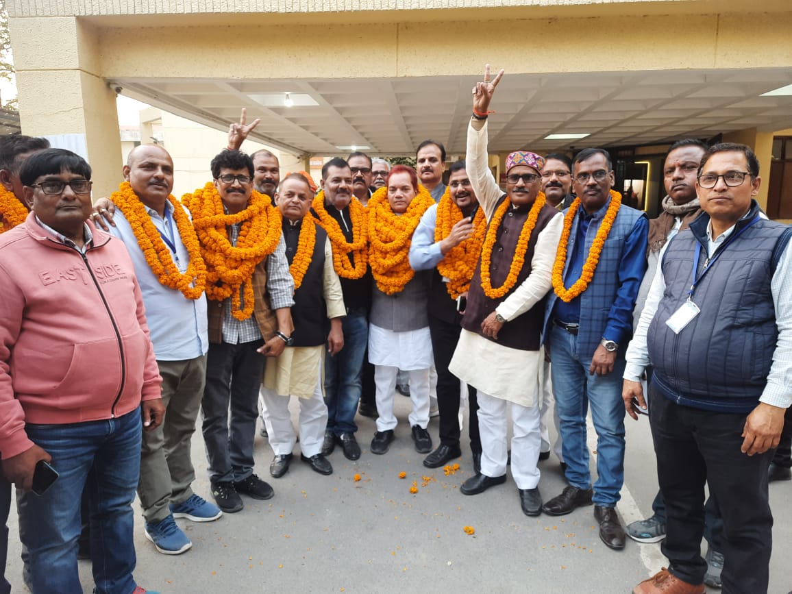 पीयू कर्मचारी संघ के चुनाव में विजई उम्मीदवार पीयू कर्मचारी संघ के चुनाव में विजई उम्मीदवार