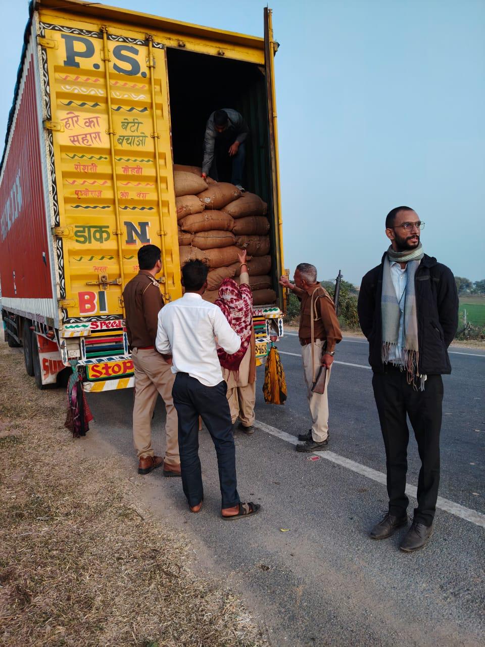 प्रदेश में अवैध मदिरा पर कार्यवाही: ट्रक में गुप्त चेम्बर से 498 पेटी अन्य राज्य की शराब बरामद प्रदेश में अवैध मदिरा पर कार्यवाही: ट्रक में गुप्त चेम्बर से 498 पेटी अन्य राज्य की शराब बरामद