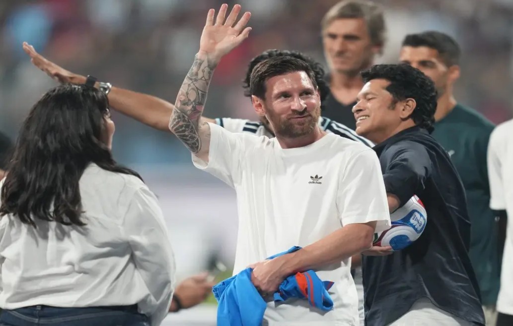 दिग्गज Football र मेसी Indian  लिजेंड सचिन तेंदुलकर के साथ