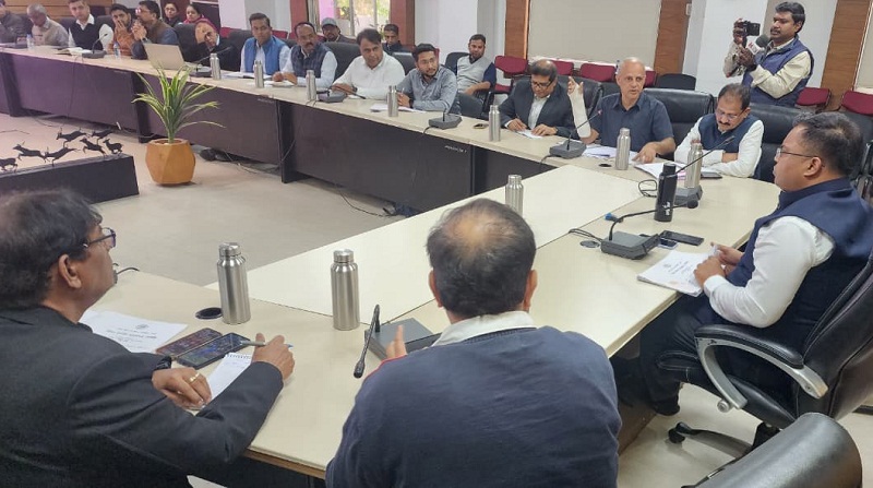 इंदौर में औद्योगिक सुरक्षा को लेकर कलेक्टर ने ली महत्वपूर्ण बैठक इंदौर में औद्योगिक सुरक्षा को लेकर कलेक्टर ने ली महत्वपूर्ण बैठक