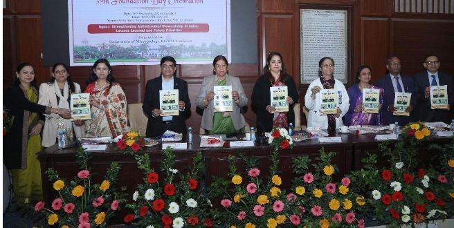 माईक्रोबायलोजी विभाग के स्थापना दिवस समारोह में कुलपति प्रो.सोनिया नित्यानंद