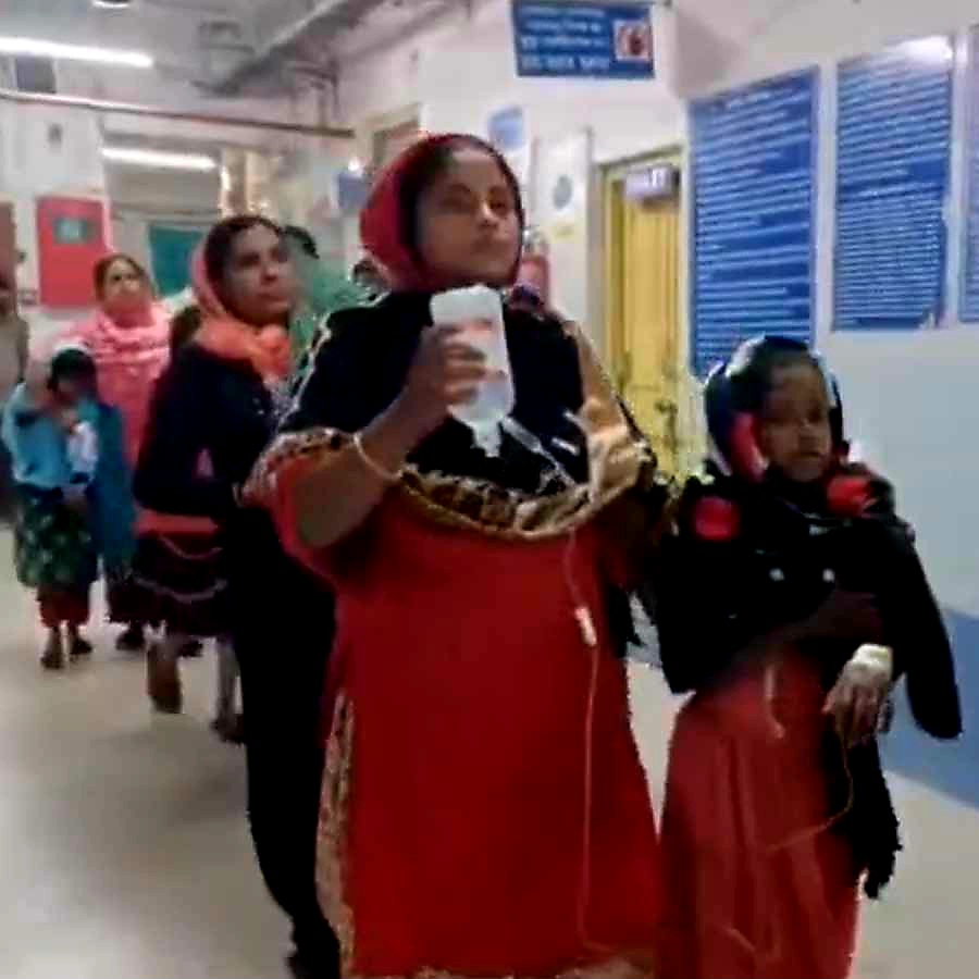 अस्पताल में इलाज के दौरान ली गई तस्वीर अस्पताल में इलाज के दौरान ली गई तस्वीर