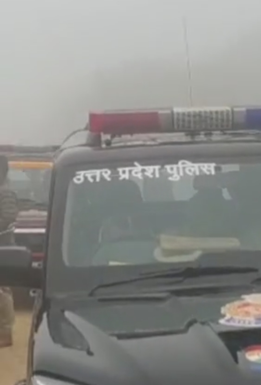 घटनास्थल पर मौजूद पुलिस