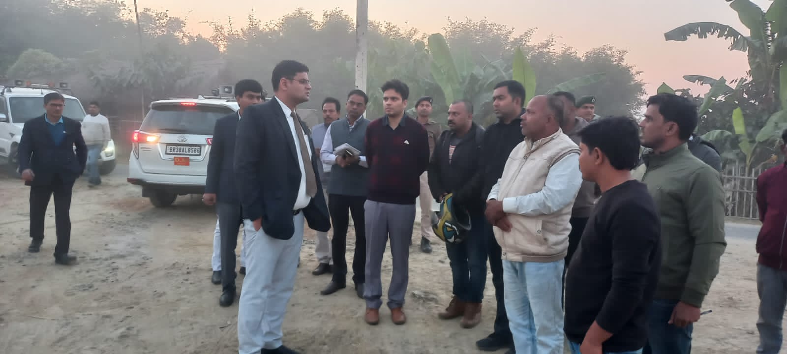 अररिया फोटो:डीएम निरीक्षण करते