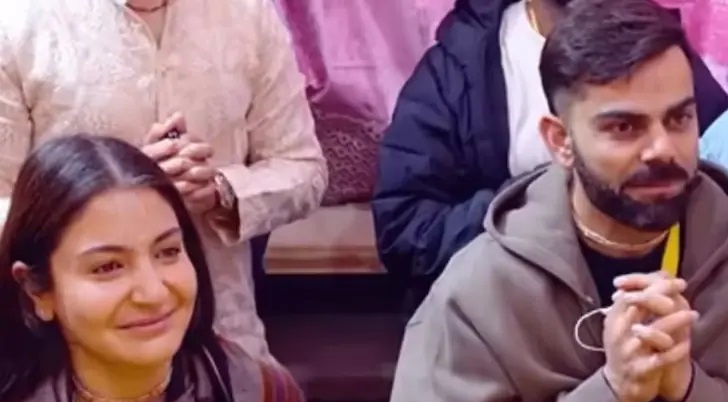 क्रिकेटर विराट कोहली और उनकी पत्नी फिल्म अभिनेत्री अनुष्का शर्मा क्रिकेटर विराट कोहली और उनकी पत्नी फिल्म अभिनेत्री अनुष्का शर्मा
