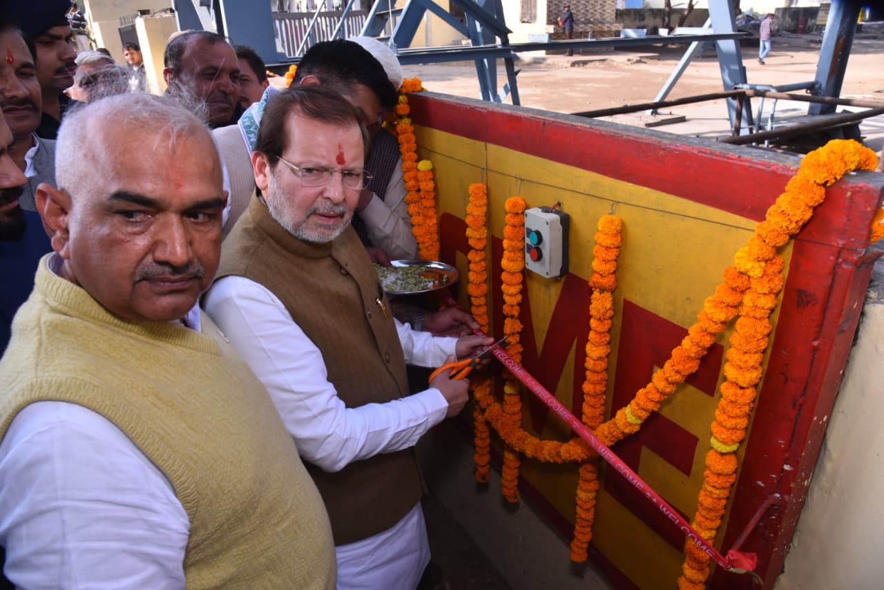 फोटो कैप्शन 16आरटीके1ः महम सहकारी चीनी मिल के पेराई सत्र का विधिवत शुभारंभ करते सहकारिता मंत्री डॉ. अरविंद शर्मा। निस ---------- फोटो कैप्शन 16आरटीके1ः महम सहकारी चीनी मिल के पेराई सत्र का विधिवत शुभारंभ करते सहकारिता मंत्री डॉ. अरविंद शर्मा। निस ----------