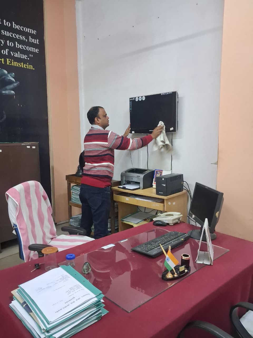 आरपीएससी में ’स्वच्छता अभियान’, कार्मिकोें ने मिलकर संभाला मोर्चा आरपीएससी में ’स्वच्छता अभियान’, कार्मिकोें ने मिलकर संभाला मोर्चा
