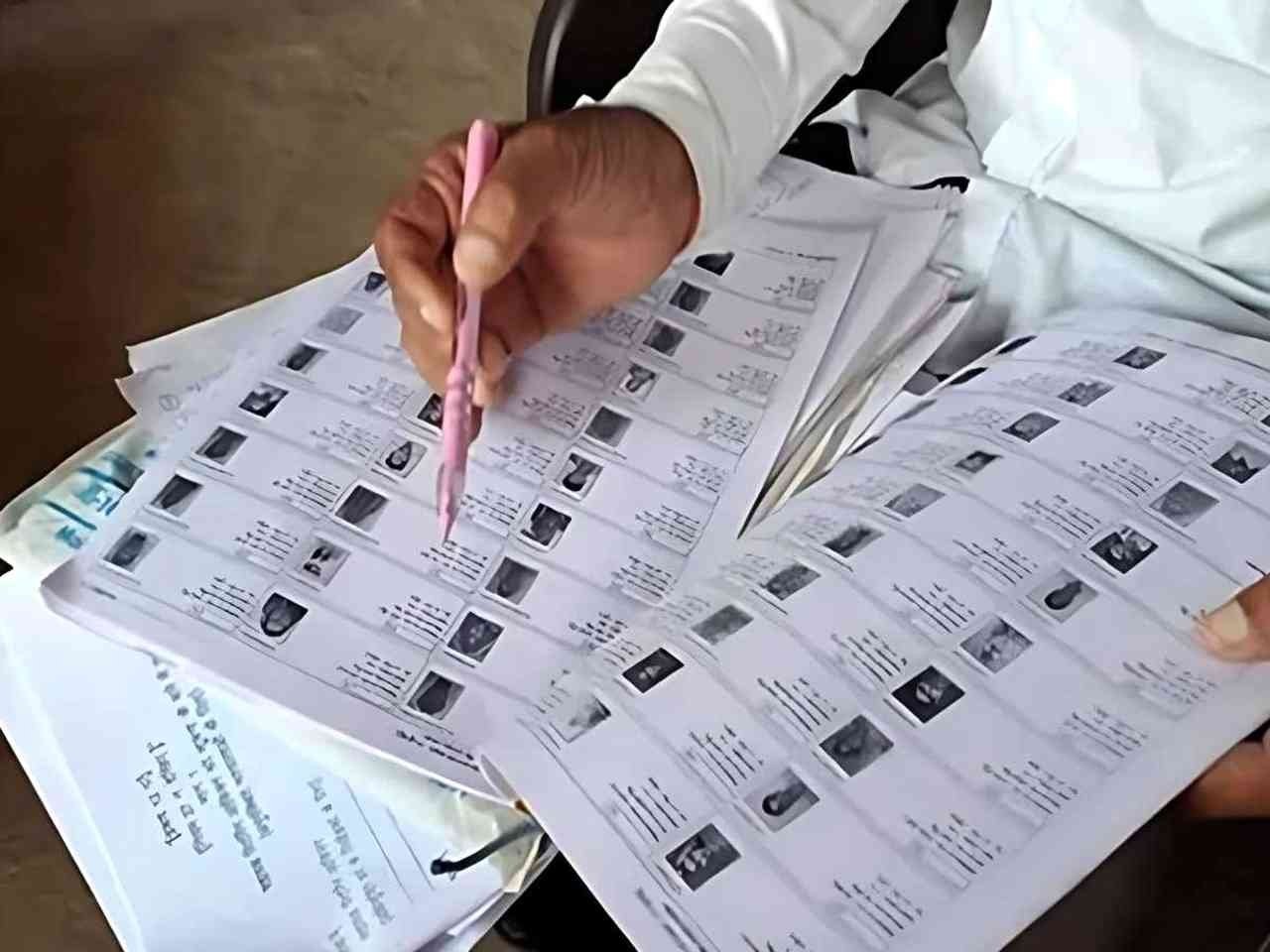 मतदाता सूची विशेष गहन पुनरीक्षण:एसआईआर की तिथि एक सप्ताह बढ़ाकर कार्यक्रम में किया बदलाव मतदाता सूची विशेष गहन पुनरीक्षण:एसआईआर की तिथि एक सप्ताह बढ़ाकर कार्यक्रम में किया बदलाव