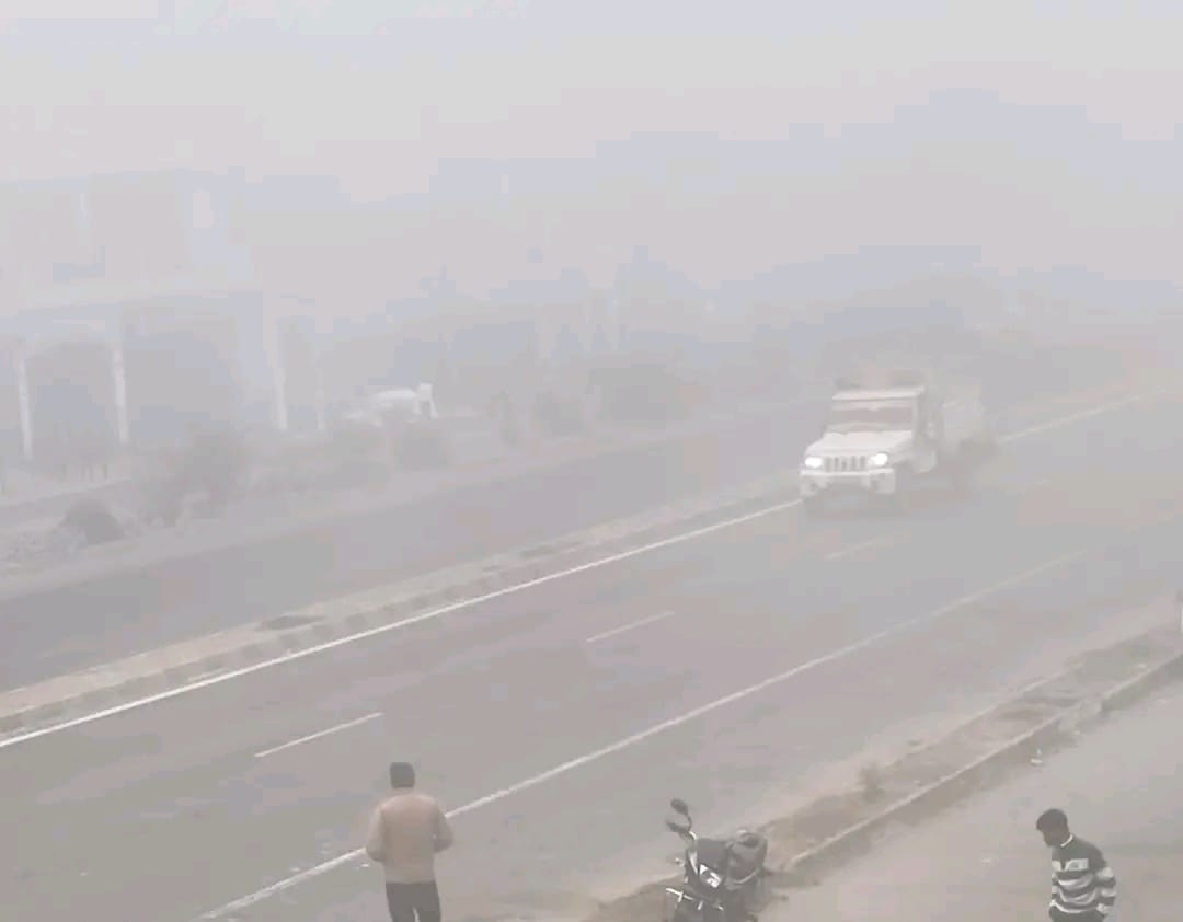 राष्ट्रीय राजमार्ग पर घना कोहरा