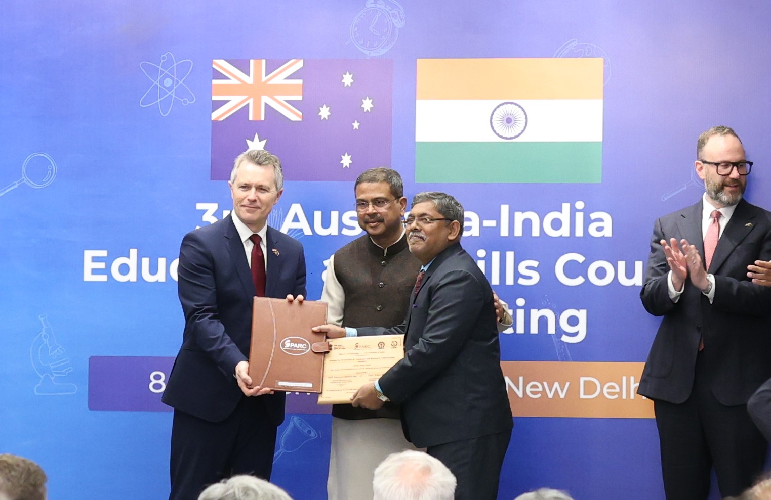 भारत–ऑस्ट्रेलिया शिक्षा परिषद बैठक में आईआईटी खड़गपुर के प्राध्यापकों को सम्मान।