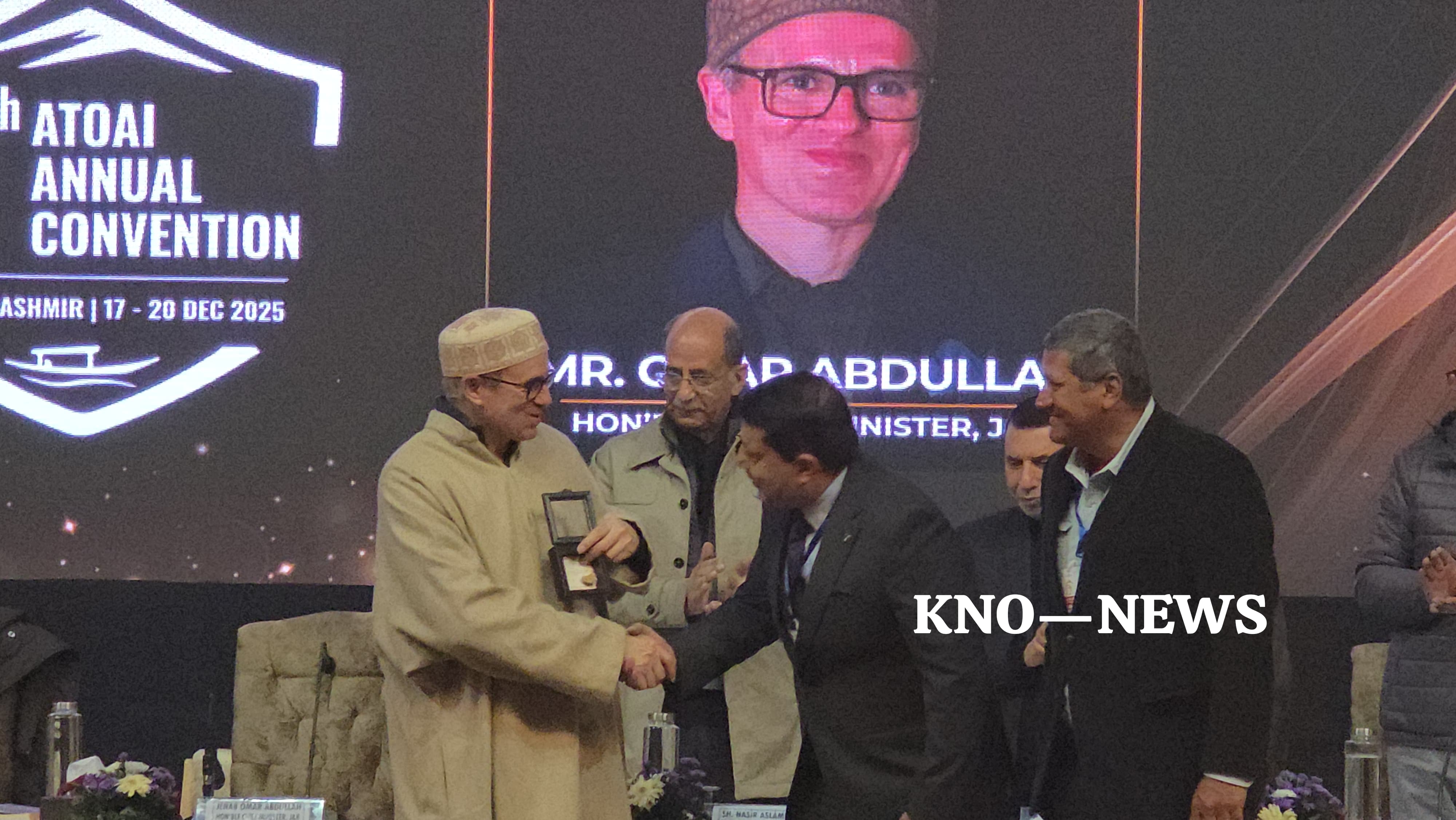 बर्फ के बिना गुलमर्ग को नहीं बेच सकते: मुख्यमंत्री उमर ने