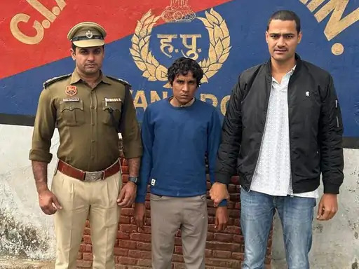 पुलिस द्वारा गिरफ्तार किया गया गौ तस्कर हनीफ उर्फ टिमानी। पुलिस द्वारा गिरफ्तार किया गया गौ तस्कर हनीफ उर्फ टिमानी।