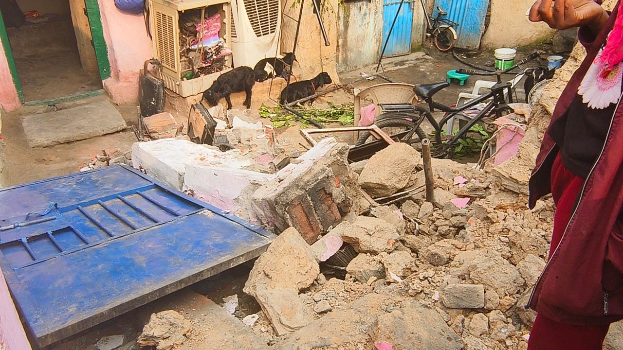 टूटा हुआ घर टूटा हुआ घर