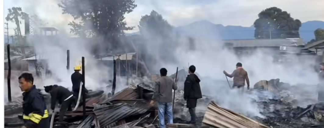 आग घटना मे दो भाई-बहनों की मौत आग घटना मे दो भाई-बहनों की मौत