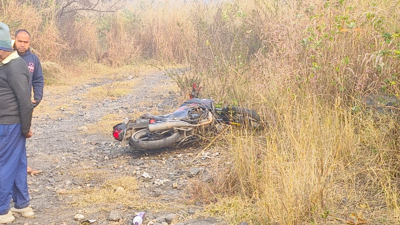 क्षतिग्रस्त बाइक क्षतिग्रस्त बाइक
