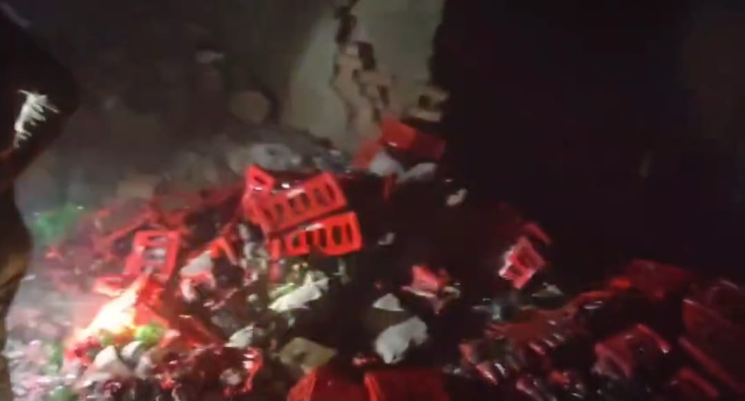 मलबे की फोटो