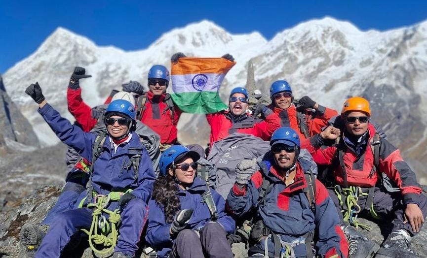माउंट रेनोक फतह करने वाले मुरादाबाद जिले के एनसीसी कैडेट्स। माउंट रेनोक फतह करने वाले मुरादाबाद जिले के एनसीसी कैडेट्स।