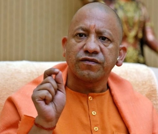 समारोह स्थल पर चल रही तैयारियों का जायजा लेने के लिए आज मुख्यमंत्री योेगी आदित्यनाथ और भाजपा के महामंत्री संगठन धर्मपाल