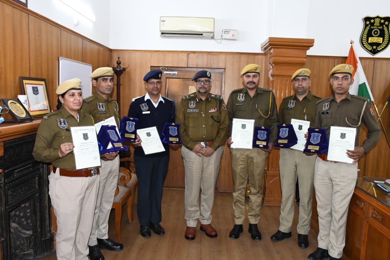 उत्कृष्ट सेवाओं के लिए छह पुलिसकर्मी ‘कांस्टेबल ऑफ द मंथ’ से सम्मानित