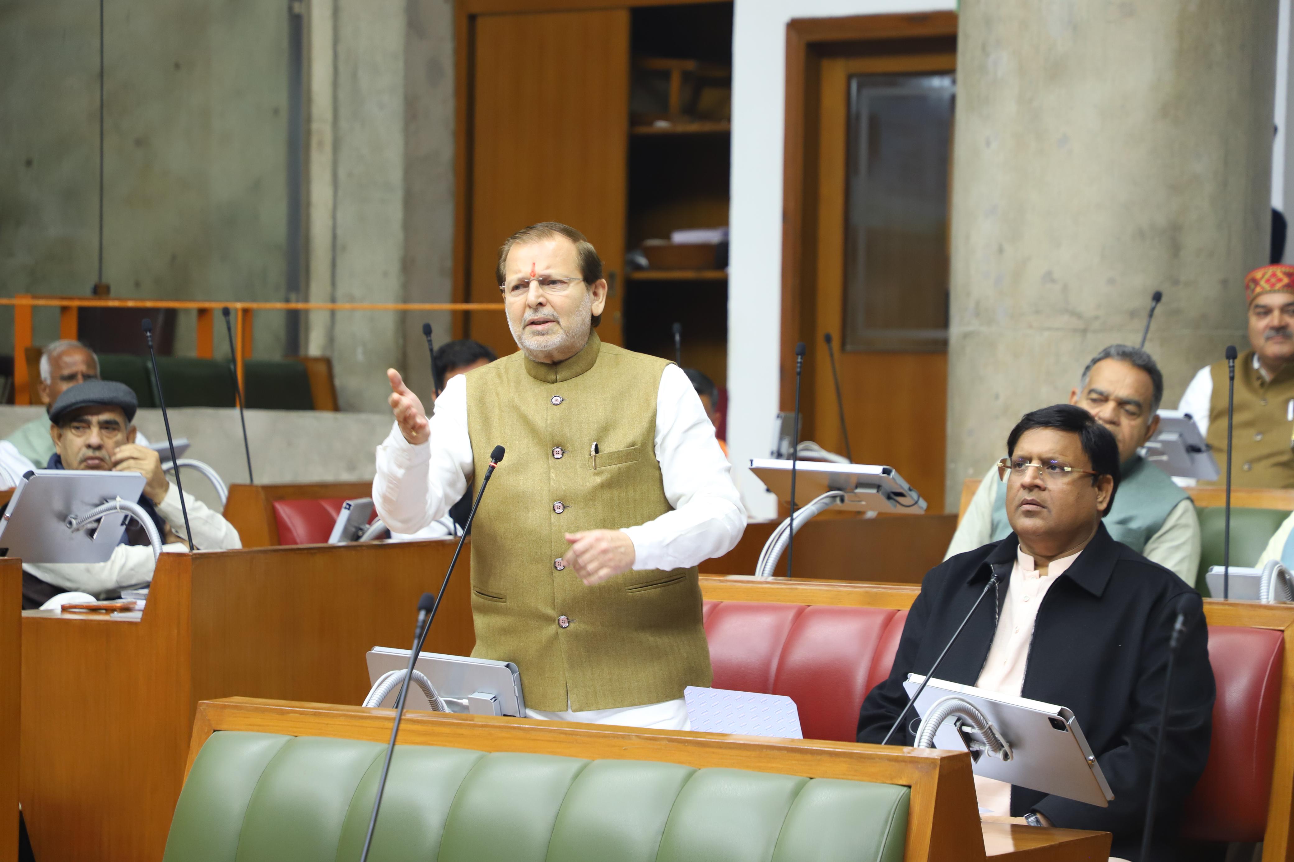 हरियाणा के सहकारिता मंत्री अरविंद शर्मा विधानसभा में अपनी बात रखते हुए हरियाणा के सहकारिता मंत्री अरविंद शर्मा विधानसभा में अपनी बात रखते हुए