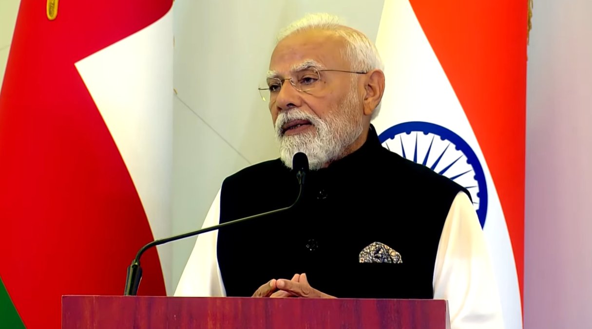 कार्यक्रम को संबोधित करते प्रधानमंत्री कार्यक्रम को संबोधित करते प्रधानमंत्री