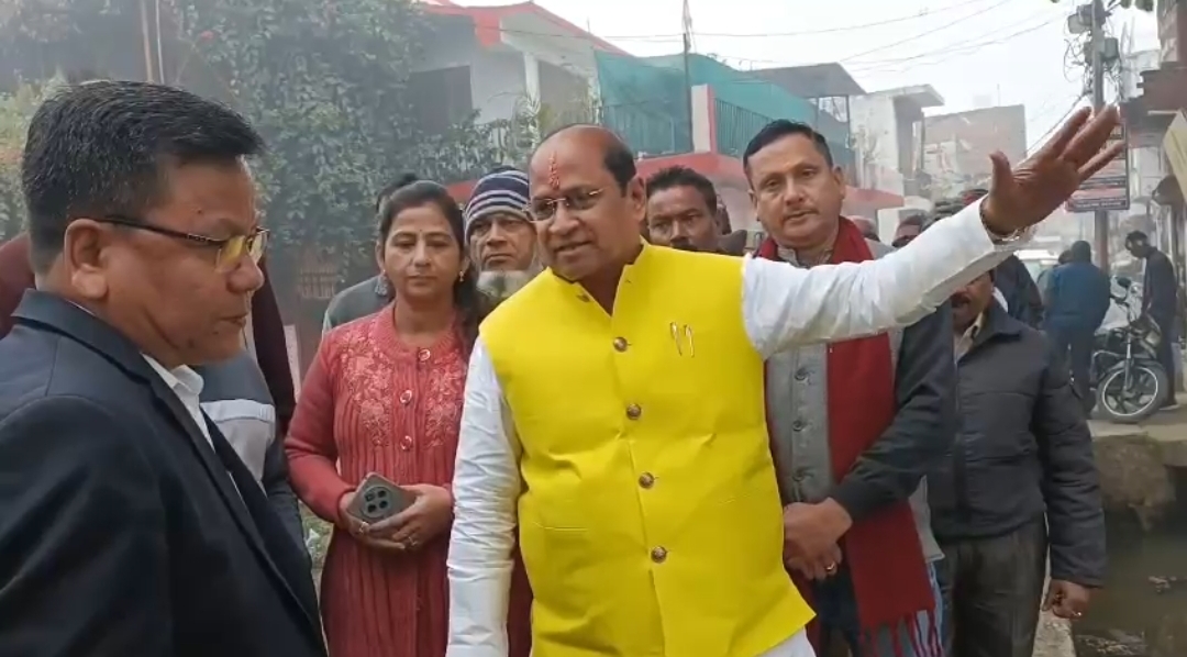 निरीक्षक के दौरान केडीए उपाध्यक्ष विधायक सुरेंद्र मैथानी व अन्य