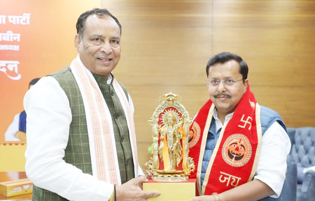 सोनीपत: भाजपा प्रदेश अध्यक्ष बड़ौली नवनियुक्त कार्यकारी राष्ट्रीय अध्यक्ष नितिन नबीन से मुलाकात करते हुए