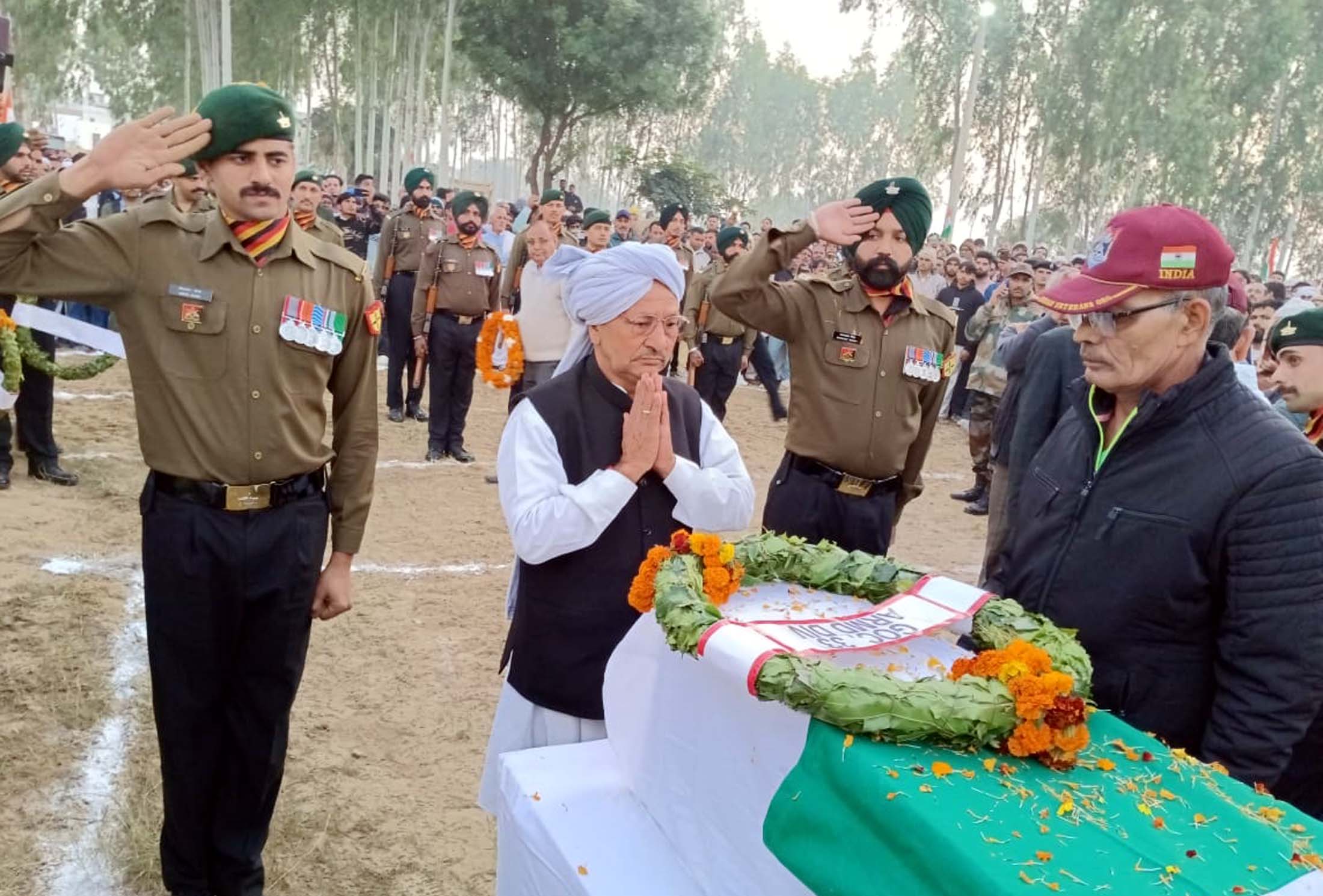 बलिदानी मुनीष कुमार को नमन करते हुए।