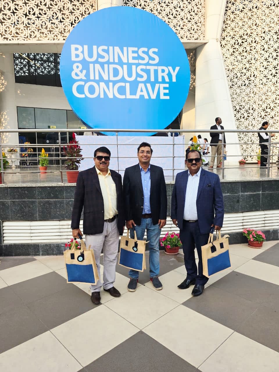 कार्मेंयक्रम में शामिल चेंबर प्रतिनिधि कार्मेंयक्रम में शामिल चेंबर प्रतिनिधि