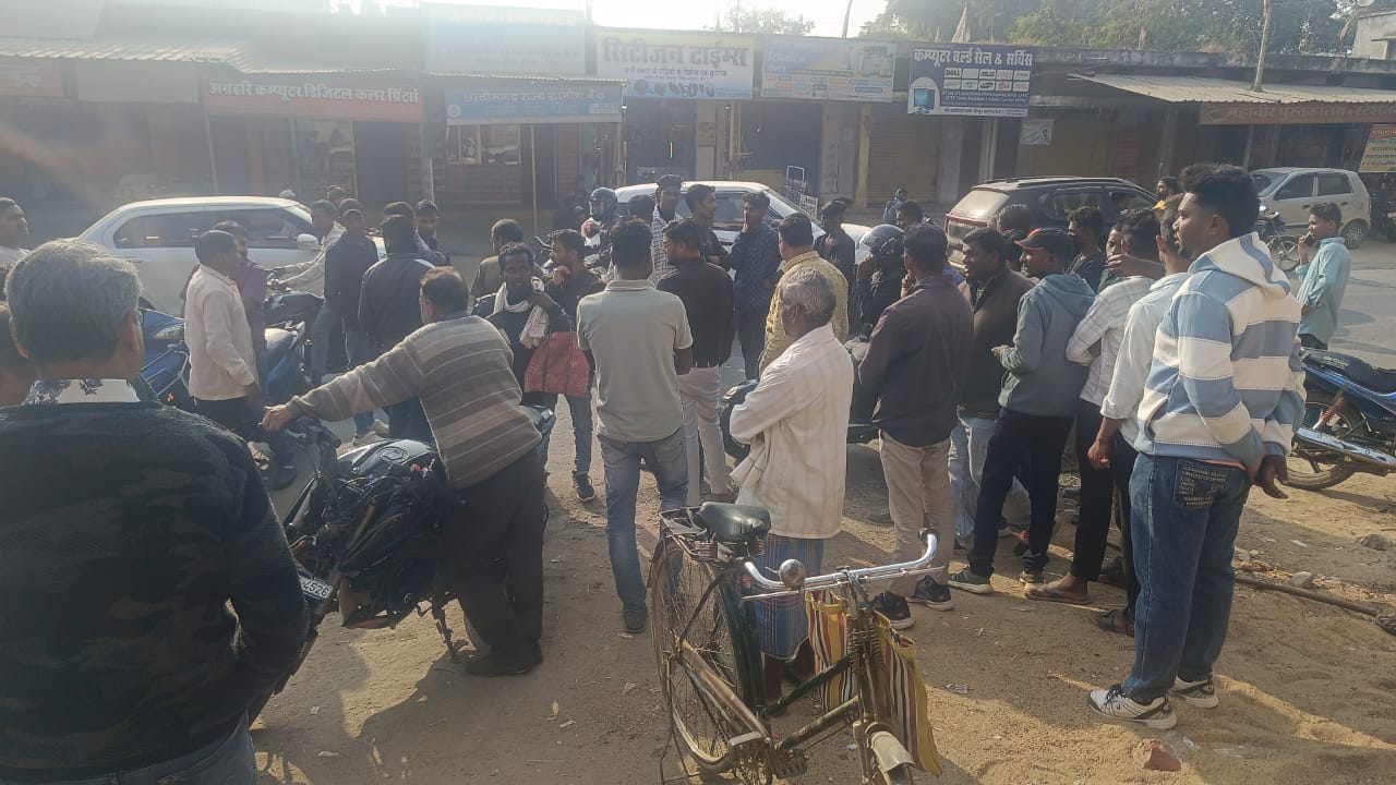 बाईकर्स गैंग का आतंक बाईकर्स गैंग का आतंक