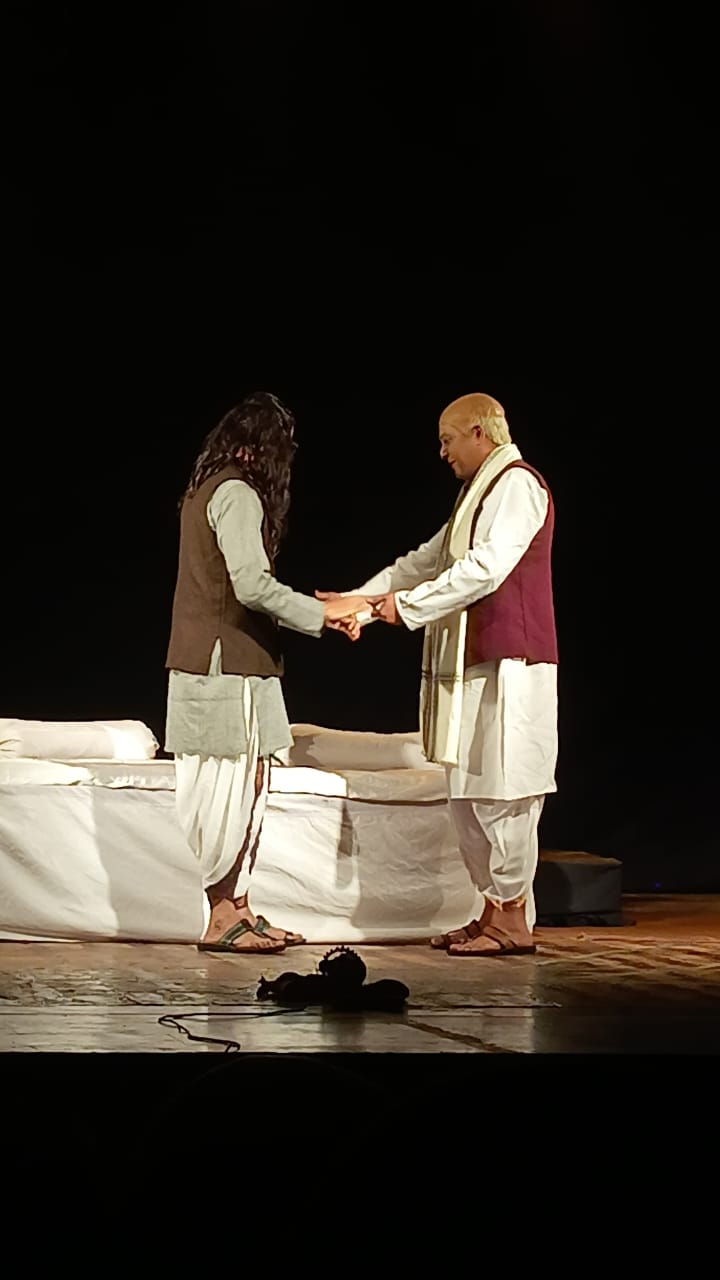 तीन सरसंघचालकों के जीवनकार्य पर आधारित नाटक तीन सरसंघचालकों के जीवनकार्य पर आधारित नाटक