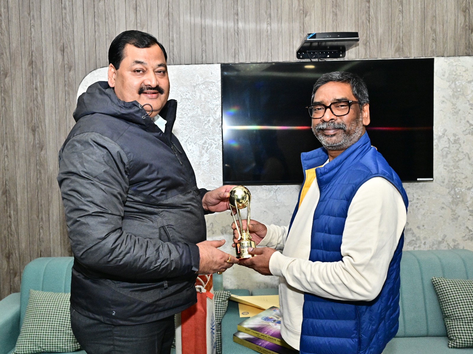 मुख्यमंत्री और भोला सिंह मुख्यमंत्री और भोला सिंह