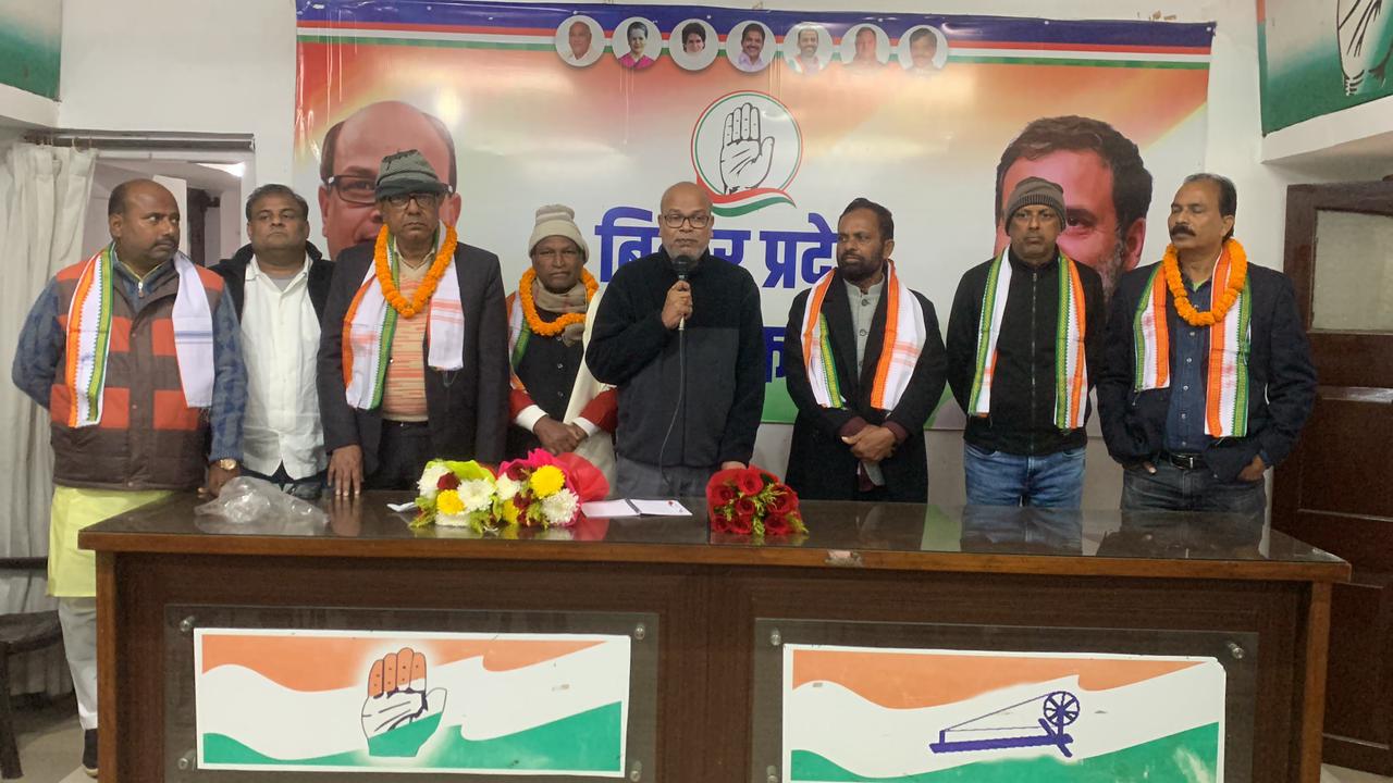 खगड़िया जिला से विभिन्न दलों के नेताओं एवं सामाजिक कार्यकर्ताओं ने कांग्रेस पार्टी की सदस्यता ग्रहण की खगड़िया जिला से विभिन्न दलों के नेताओं एवं सामाजिक कार्यकर्ताओं ने कांग्रेस पार्टी की सदस्यता ग्रहण की