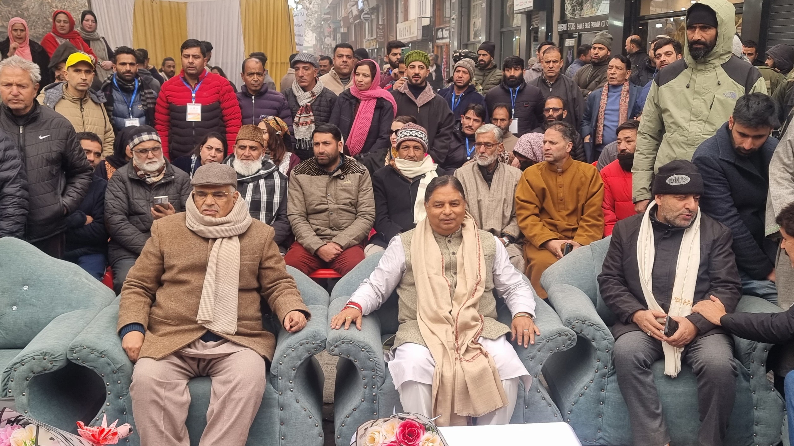 अशोक कौल ने श्रीनगर में स्वदेशी मेले का उद्घाटन किया