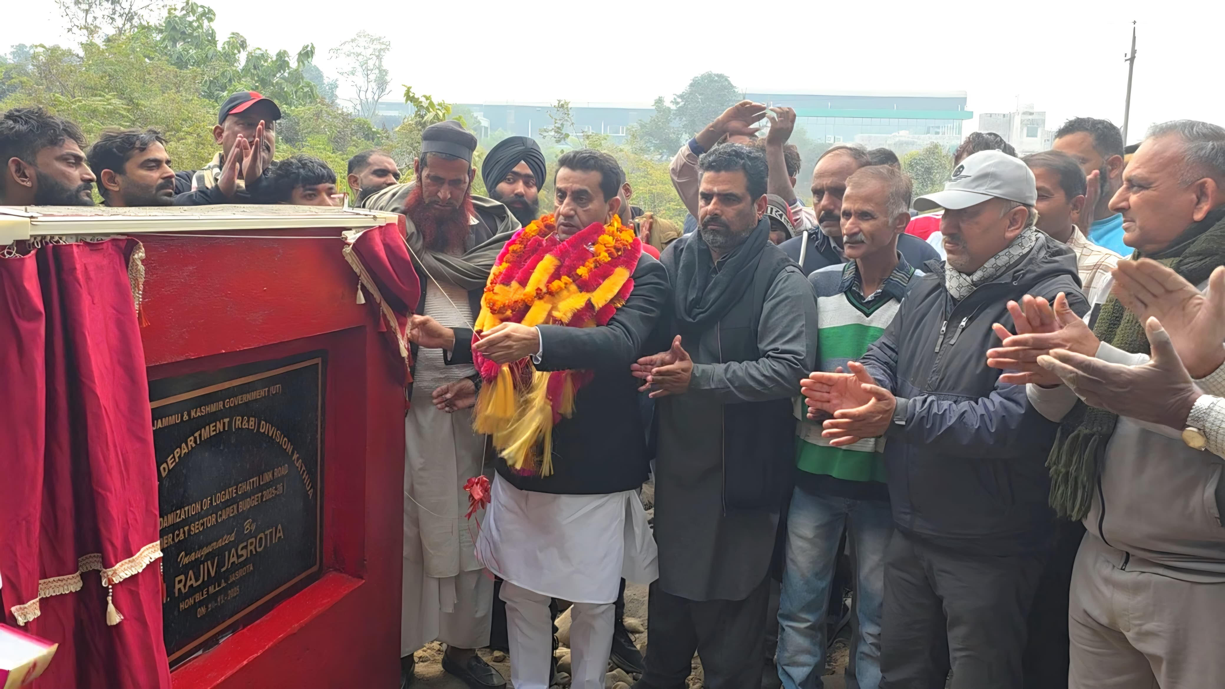 Jasrotia inaugurates important projects in Jandor