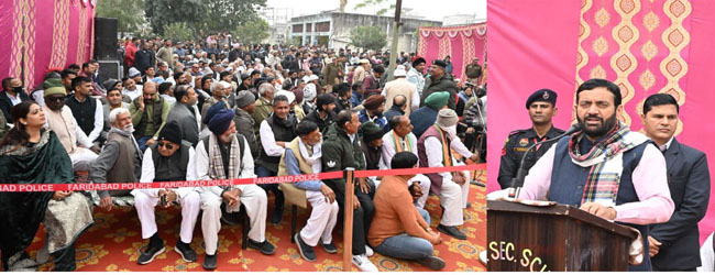 हरियाणा के मुख्यमंत्री नायब सैनी लाडवा के गांव में जनसभा को संबोधित करते हुए हरियाणा के मुख्यमंत्री नायब सैनी लाडवा के गांव में जनसभा को संबोधित करते हुए