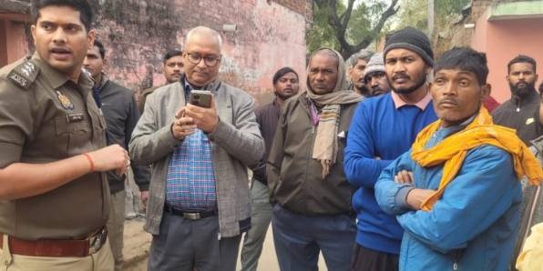 घटना के बाद जांच करती पुलिस घटना के बाद जांच करती पुलिस