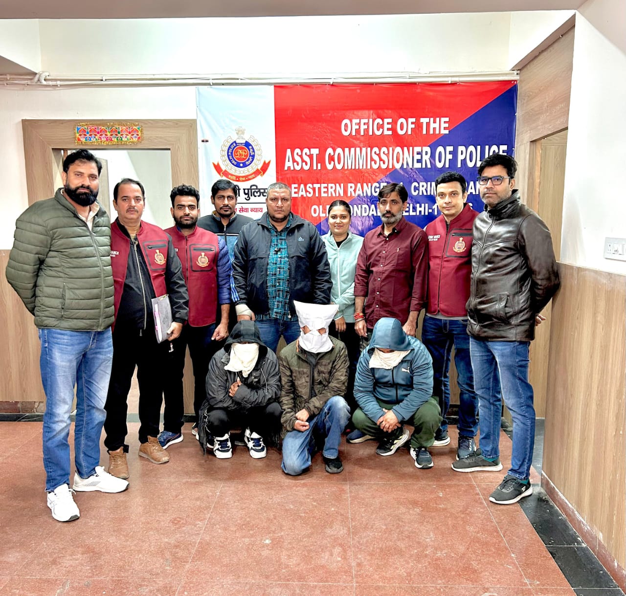 चरस सप्लाई में गिरफ्तार आरोपितों की फोटो चरस सप्लाई में गिरफ्तार आरोपितों की फोटो